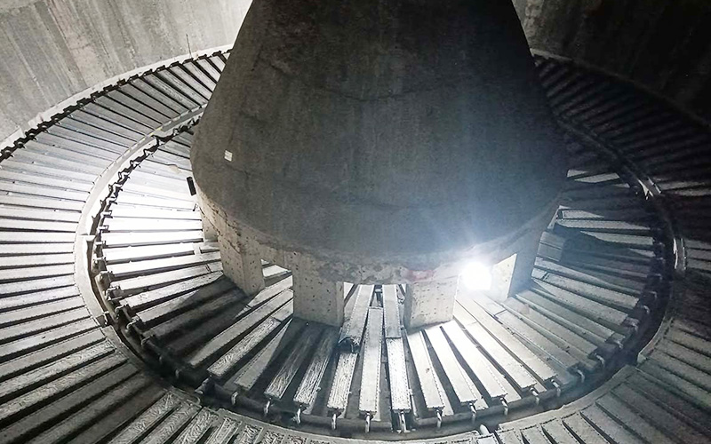 Flat Bottom Silo Discharging